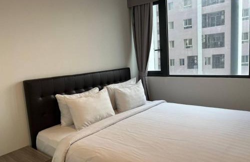 Chamkar Mon Apartment | The Bridge Residence, Multi-Apartment by Emma