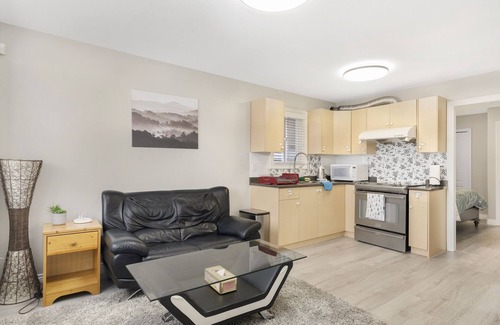 Hastings House | The Bright and Cozy Suite in Nice City - Vancouver!