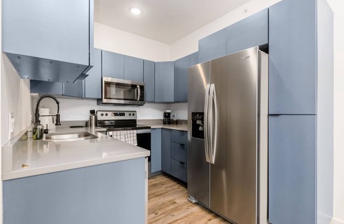 Olde Towne East Apartment | The Broad - Cozy Affordable Luxury in Downtown