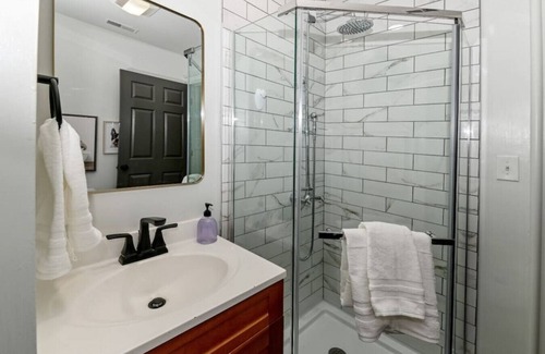 Pendleton Apartment | The Broadway Bazaar | Cincinnati