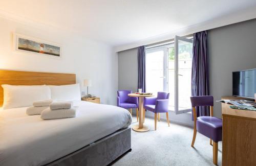 Sandown Hotel | The Broadway Park Hotel