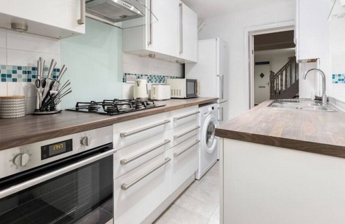 Plaistow and Sundridge Apartment | The Bromley Collection