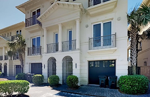 Delos House | The Brookie