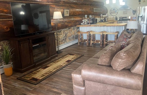 Kenai House | The Brown Bear House