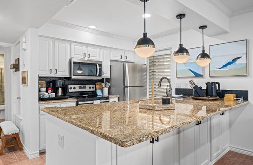 Harbor Oaks Apartment | The BS Lake House