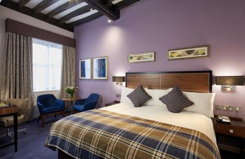 Gerrards Cross Hotel | The Bull