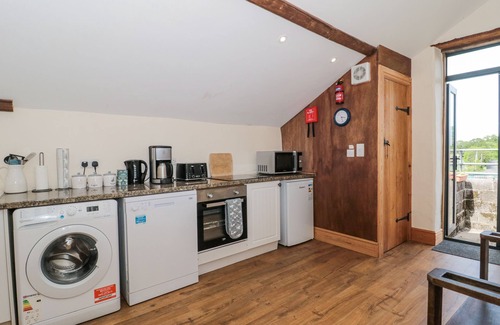 Yeovil Cottage | THE BULL PEN, family friendly, with a garden in Yeovil, Somerset