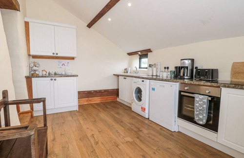 Yeovil Cottage | THE BULL PEN, family friendly, with a garden in Yeovil, Somerset