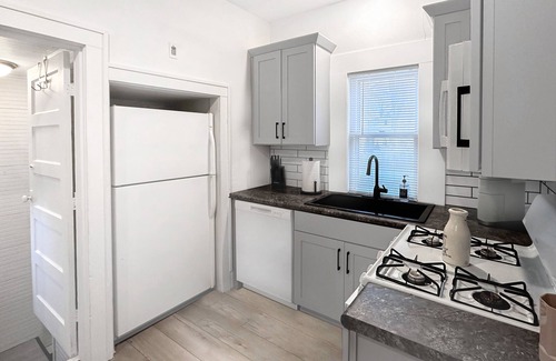 Sioux Falls House | The Bunga Glow: Modern, Cozy & Bright Near Downtown
