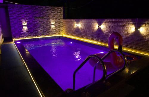 Kune N.m. Villa | The Bungalow Seven