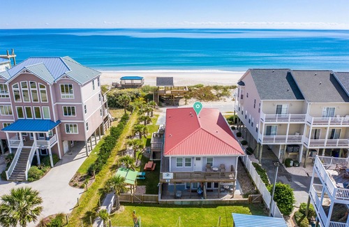 Surf City Apartment | The Bungalows D- Beachfront - Dog Friendly - Gazebo - Bikes