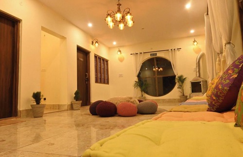 Dugalbitta Hotel | The Bunker House Cafe and Stay