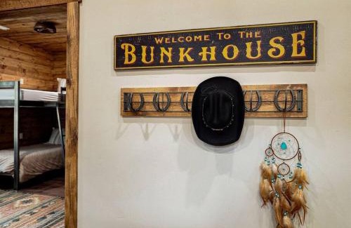 Orderville House | The Bunkhouse, Fire pit, Hot tub, Zion and Bryce