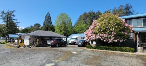 Nehalem Hotel | The Bunkhouse Motel