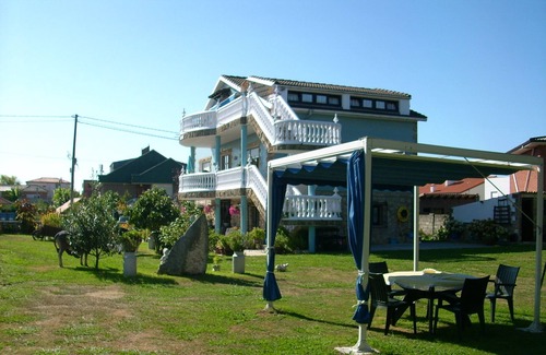 Somo Apartment | The Burby II apartment with garden in Somo (Cantabria).