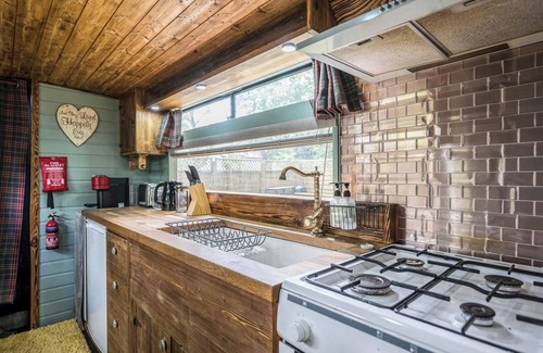 Eye Apartment | The Bus Stop, Thornham Magna