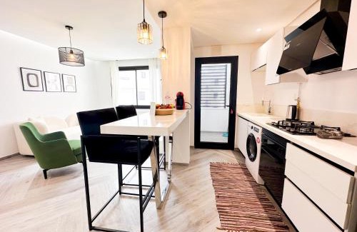 Les Berges Du Lac II Apartment | The Business Stay: Brand new in Lac 2