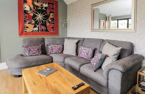 Chippenham Cottage | THE BYRE, pet friendly, with open fire in Christian Malford