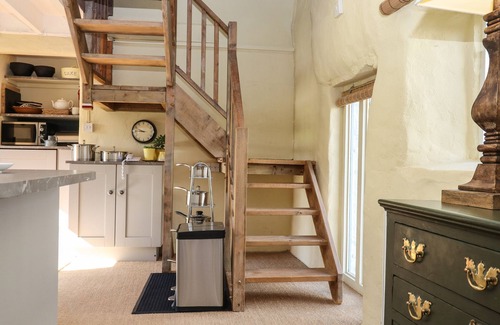 Frithelstock Cottage | THE BYRE, romantic, character holiday cottage in Great Torrington