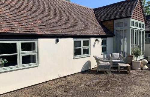 Frilford Bed & Breakfast | The Byre, studio accommodation