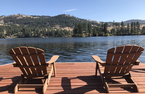 Republic House | The Cabin at Curlew Lake - beautiful home with private dock