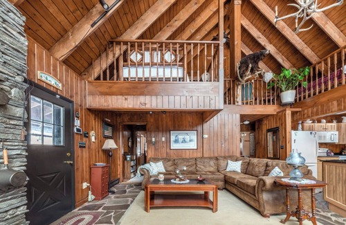 Rowland Cabin | The Cabin at Deep Hollow
