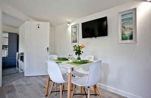 Saint Columb Major House | The Cabin at Hillhead farm