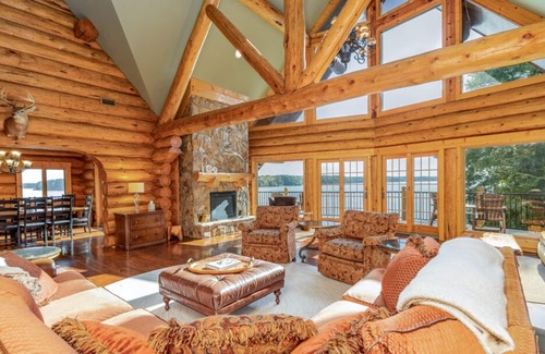 Bracey House | The Cabin at Lake Gaston