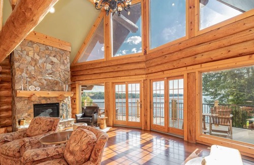 Bracey House | The Cabin at Lake Gaston
