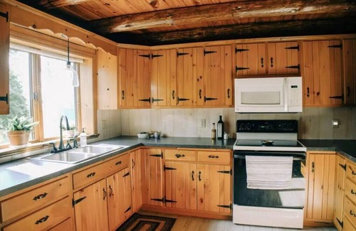 Narvon Cabin | The Cabin at Sleepy Hollow Farm