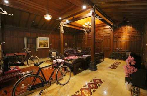 Mertoyudan House | The Cabin Corner
