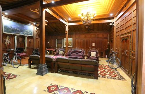 Mertoyudan House | The Cabin Corner