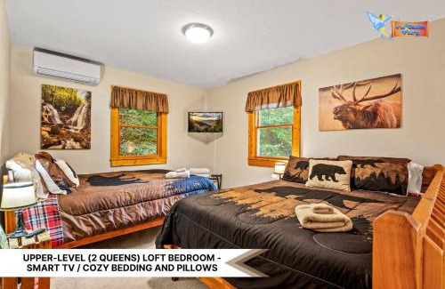 Maggie Valley House | The Cabin Fairy's Castle/Magnificent View/K&Q Beds