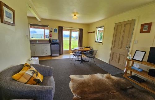 Twizel House | The Cabin, Omahau Downs