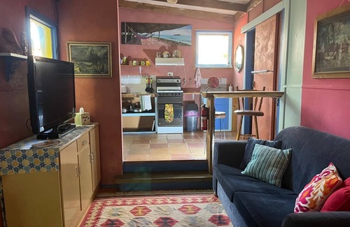 Cowes Cabin | The Cabin -self contained in the heart of Cowes