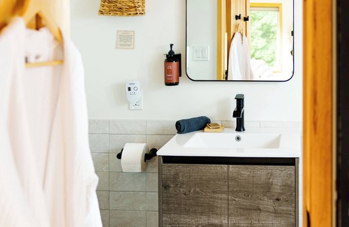 Saxapahaw Cabin | The Cabins at Reverence Farms by Sagra