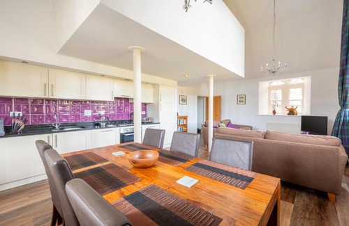 Fort Augustus Apartment | The Caledonian 3 Bedroom Self Catering Apartment in historic Abbey