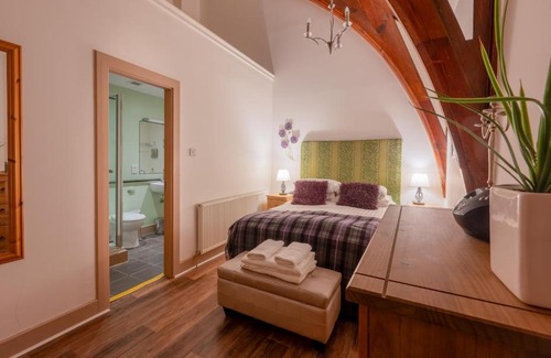 Fort Augustus Apartment | The Caledonian 3 Bedroom Self Catering Apartment in historic Abbey