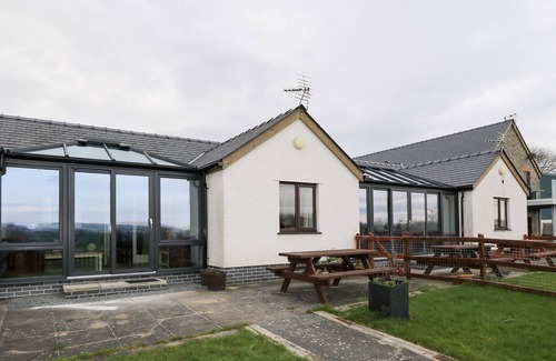 Aberystwyth Cottage | THE CALF SUITE, pet friendly, with pool in Aberystwyth