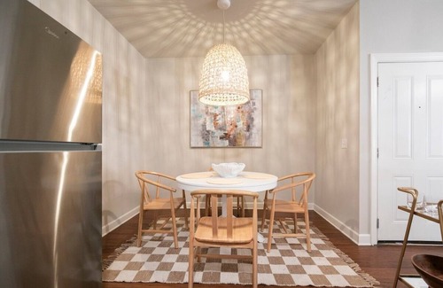 Oxford Condo | The Calm, 2BR Stay by Velvet Ditch Villas
