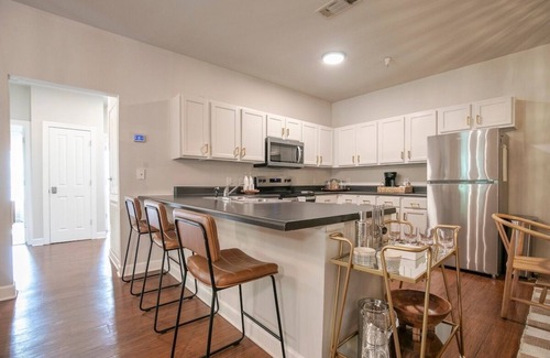 Oxford Condo | The Calm, 2BR Stay by Velvet Ditch Villas
