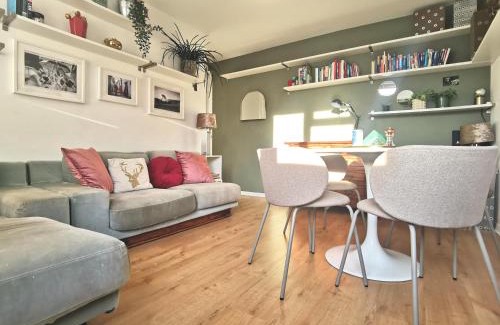 Cantelowes Apartment | The Camden Hideaway