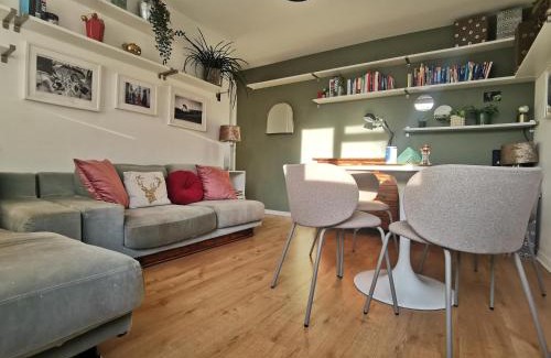 Cantelowes Apartment | The Camden Hideaway