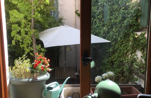 Quartier de la Roquette Apartment | The campaign in the heart of PARIS