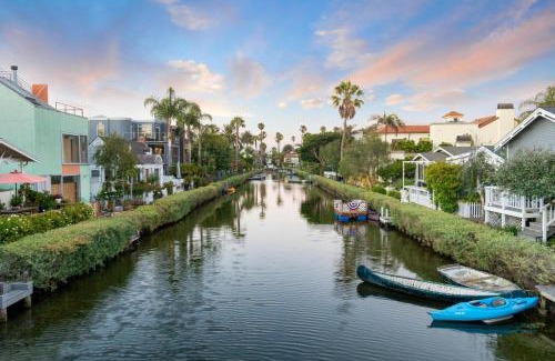 Venice Canals House | The Canal Escape - canal-front Italian villa