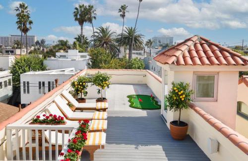 Venice Canals House | The Canal Escape - canal-front Italian villa