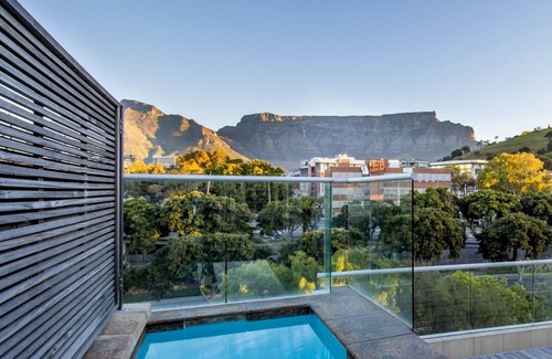 Victoria and Alfred Waterfront Apartment | The Canal Three Bedroom Pool Duplex Penthouse - 505