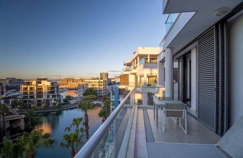 Victoria and Alfred Waterfront Apartment | The Canal Three Bedroom Pool Duplex Penthouse - 505