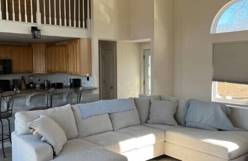 Marion House | The Canary at Lake of Egypt