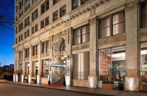 Fairlie-Poplar Historic District Hotel | The Candler Hotel Atlanta, Curio Collection by Hilton